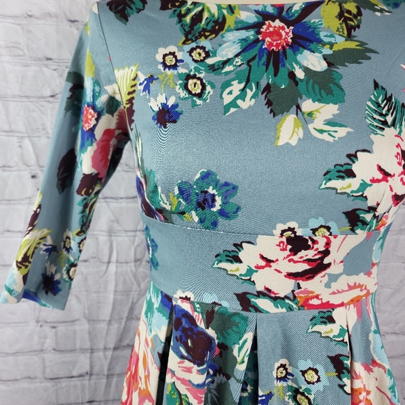 Mint Limit | Floral RetroDress - Picture 2 of 16